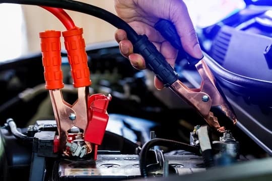 Car Jump Start Service Dubai – 24/7 Emergency Battery Boost